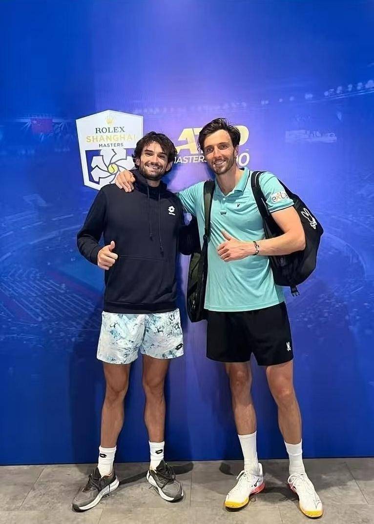 夺冠的摩纳, cente, 虽然这对表 夺冠的摩纳, cente, 虽然这对表